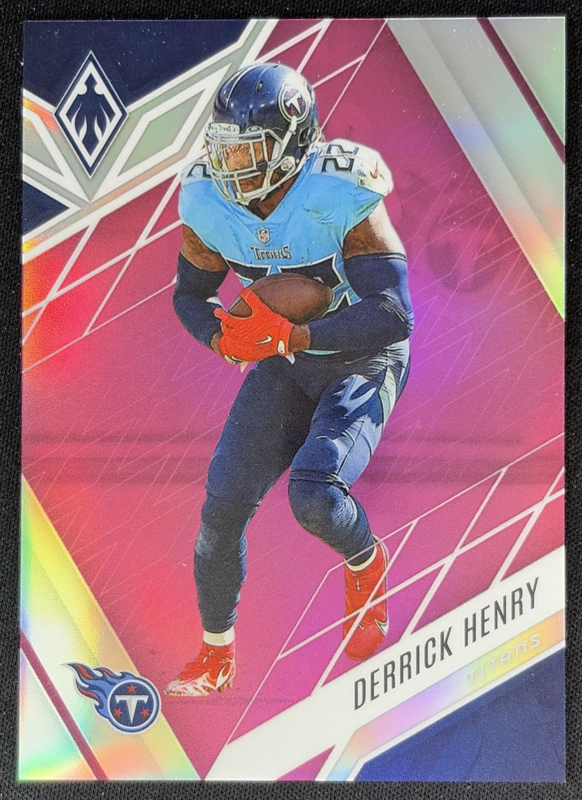 Derrick Henry 2022 Panini Phoenix Pink /199 Titans Sports Trading Cards