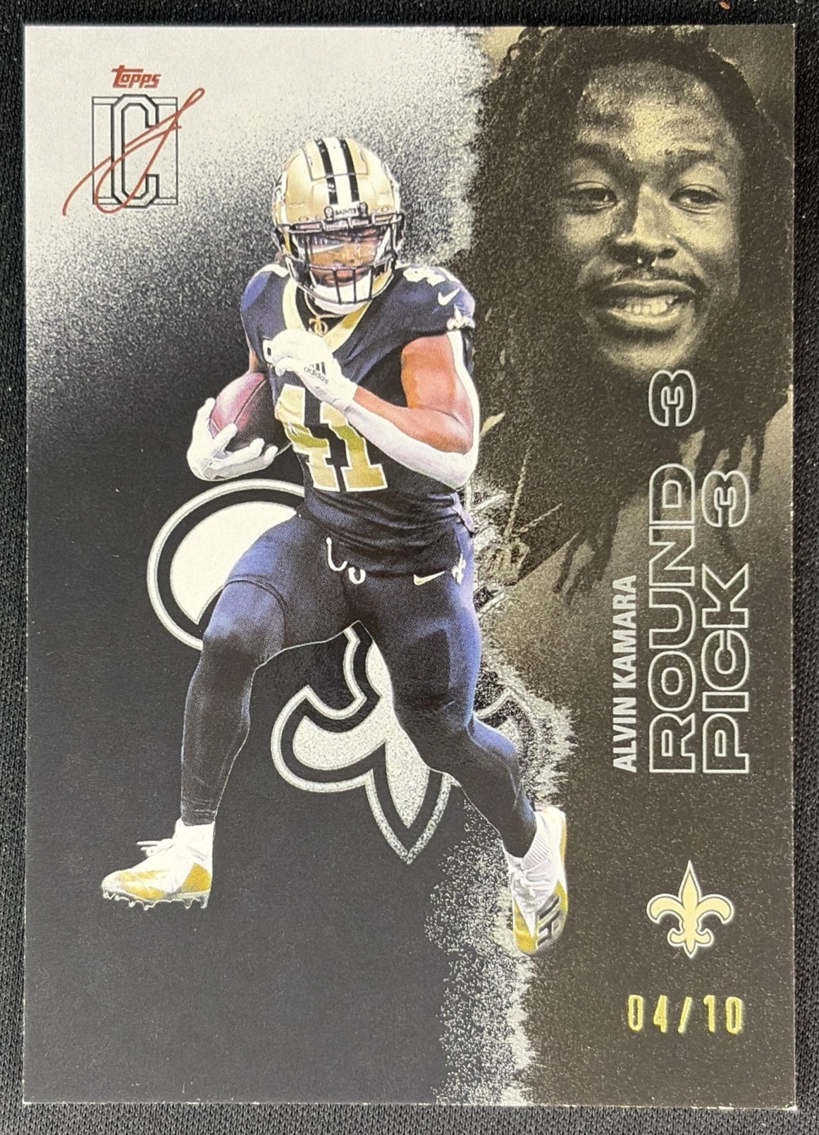 Alvin Kamara 2025 Topps Signature Class Veteran Auto Black Gold Foil /10 Saints front
