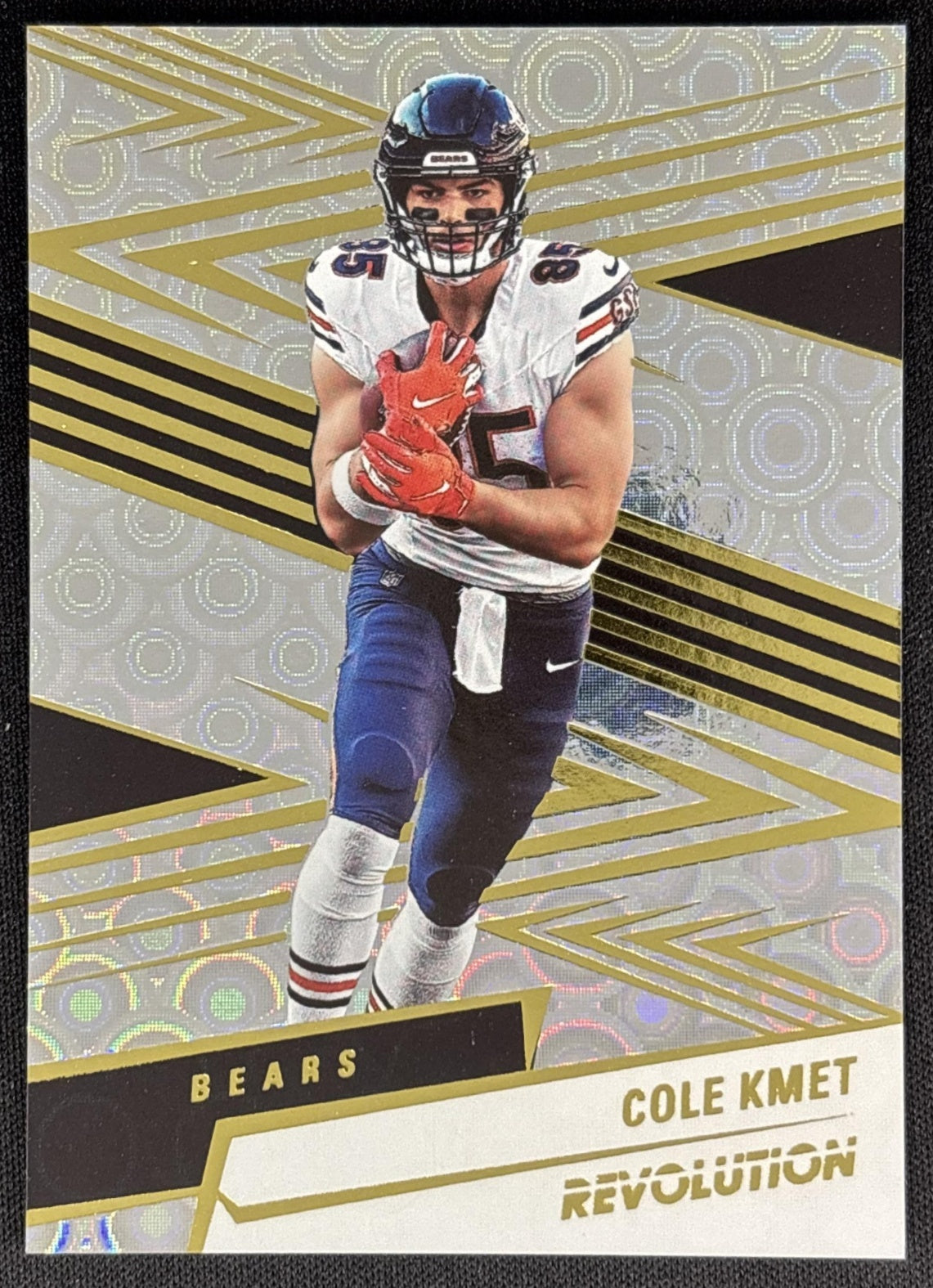 Cole Kmet 2025 Panini Revolution Groove Bears