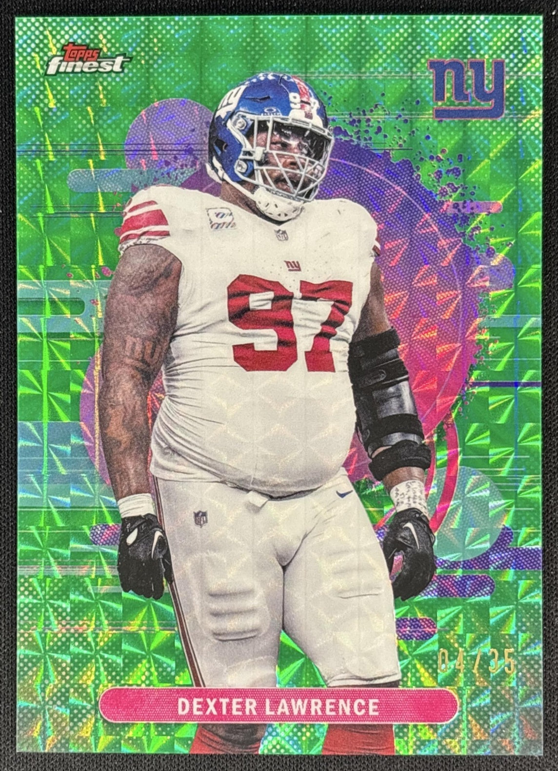 Dexter Lawrence 2025 Topps Finest Uncommon Green Geometric Refractor /35 Giants front