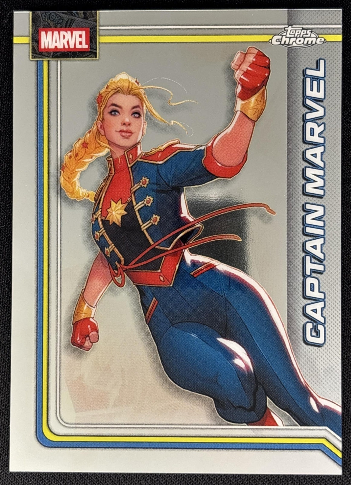 Captain Marvel 2026 Topps Chrome Comics