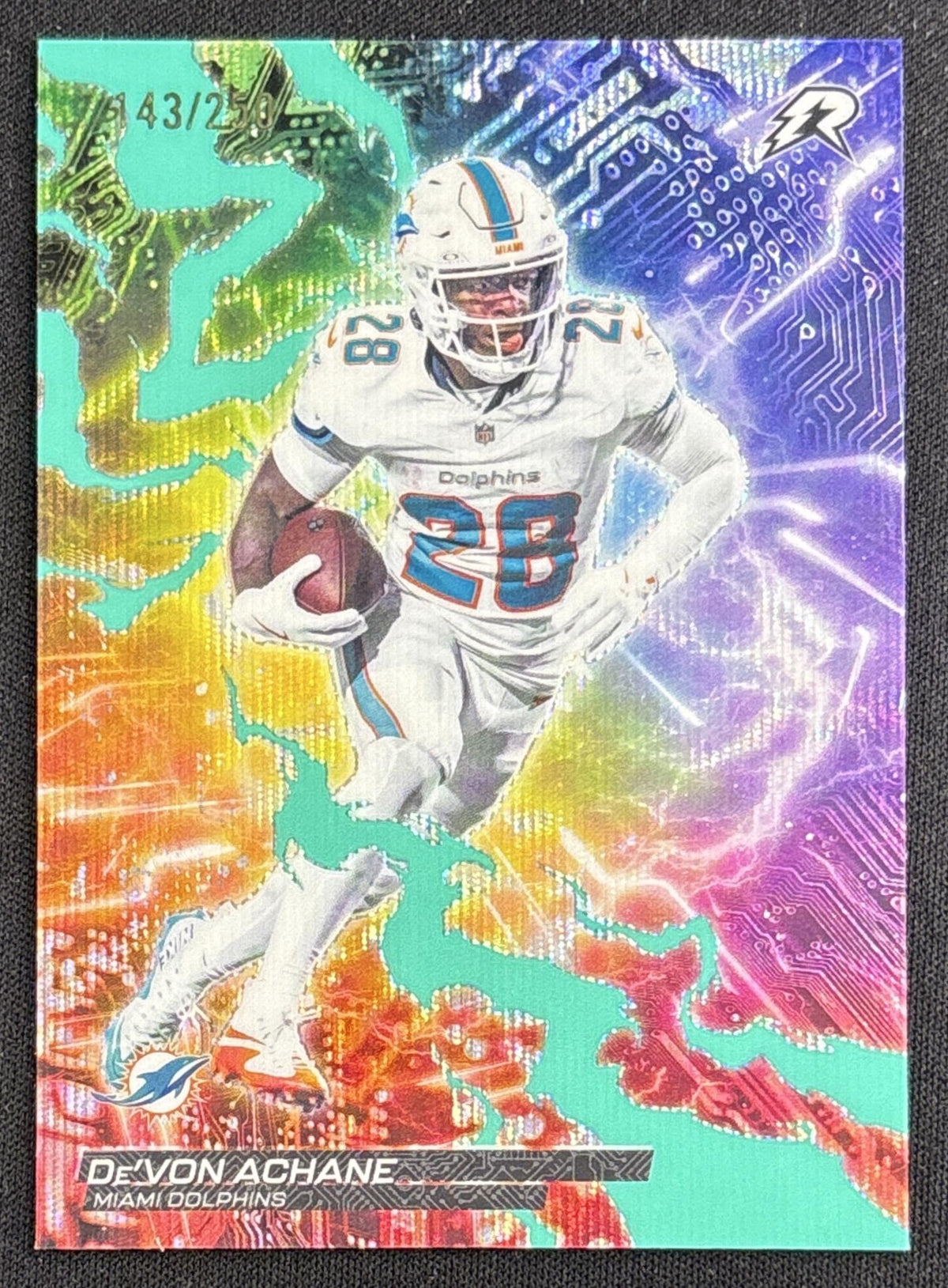 De'Von Achane 2025 Topps Resurgence Circuit Breakers Aqua Surge Refractor /250 Dolphins front