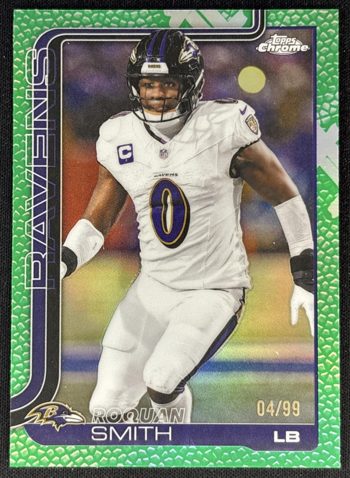 Roquan Smith 2025 Topps Chrome Football Leather Green Refractor /99 Ravens front