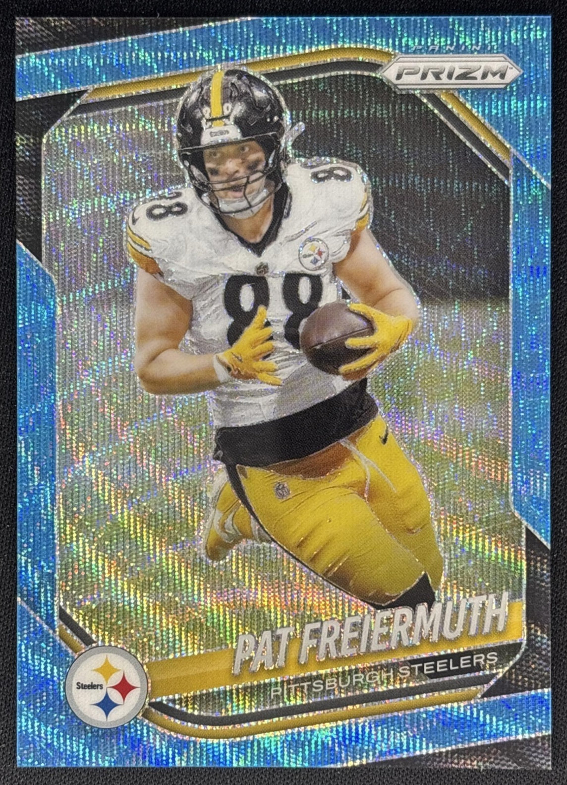 Pat Freiermuth 2025 Panini Prizm Blue Wave /230 Steelers