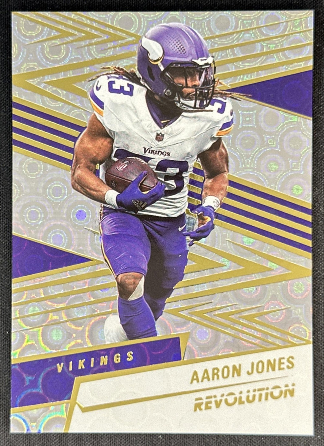 Aaron Jones 2025 Panini Revolution Groove Vikings