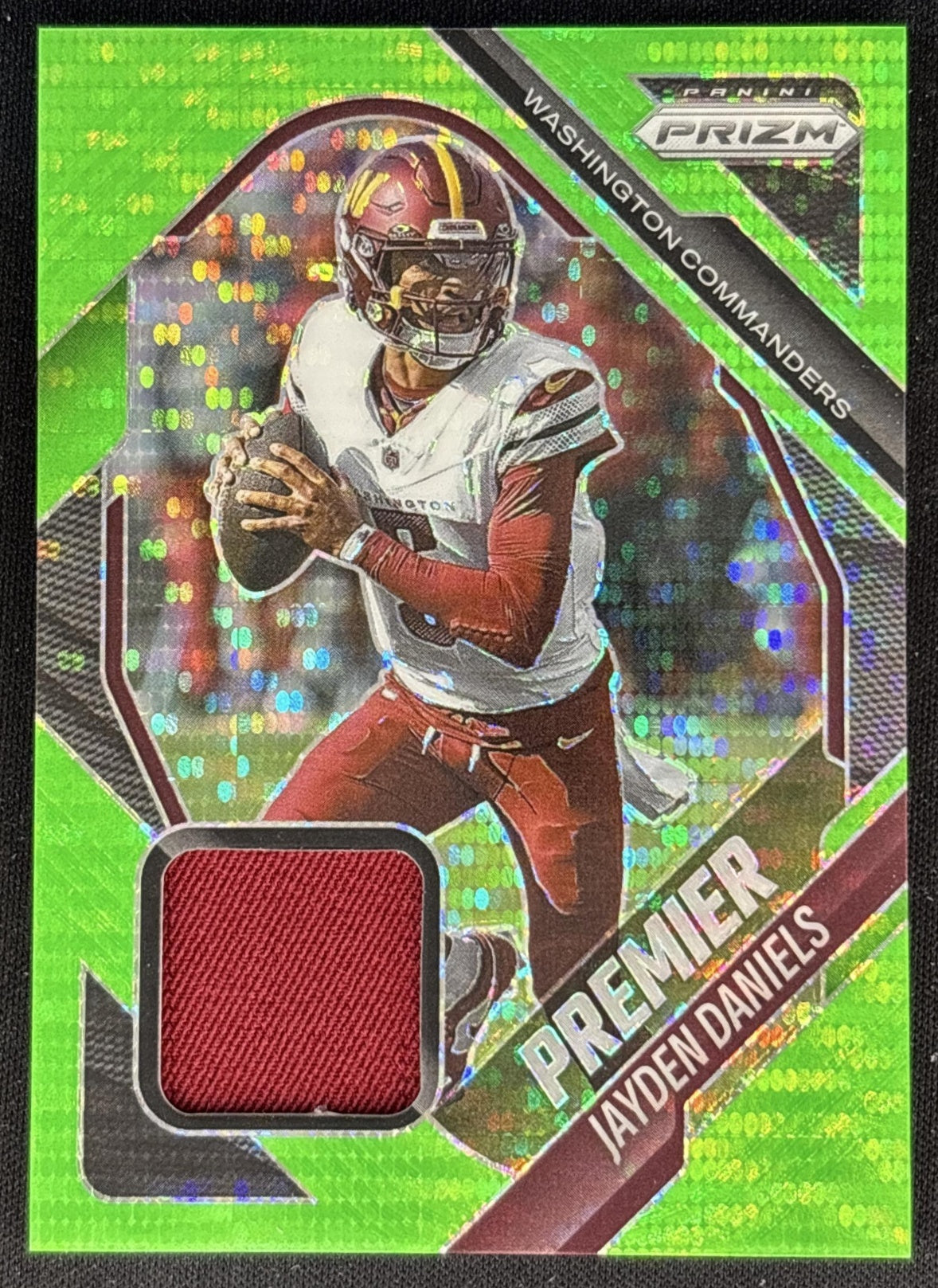 Jayden Daniels 2025 Panini Prizm Premier Jerseys Neon Green Pulsar Commanders front