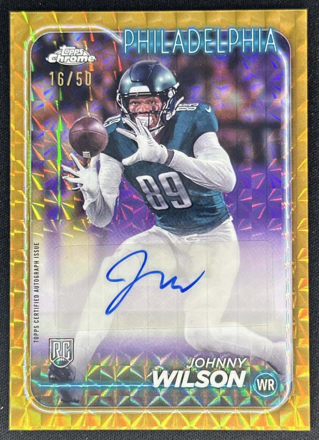 Johnny Wilson 2024 Topps Chrome Rookie Auto Gold Geometric Refractor /50 Eagles Sports Trading Cards