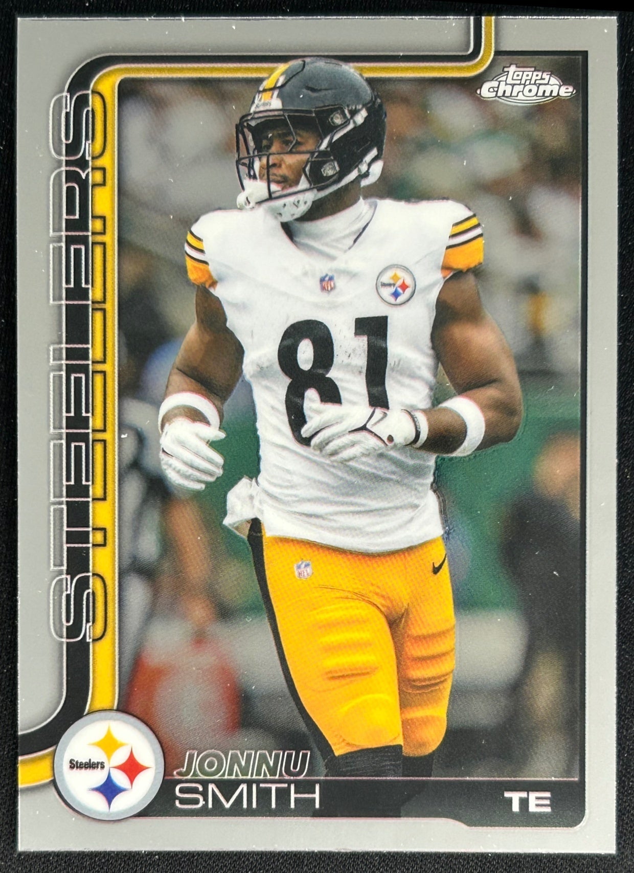 Jonnu Smith 2025 Topps Chrome Steelers Sports Trading Cards