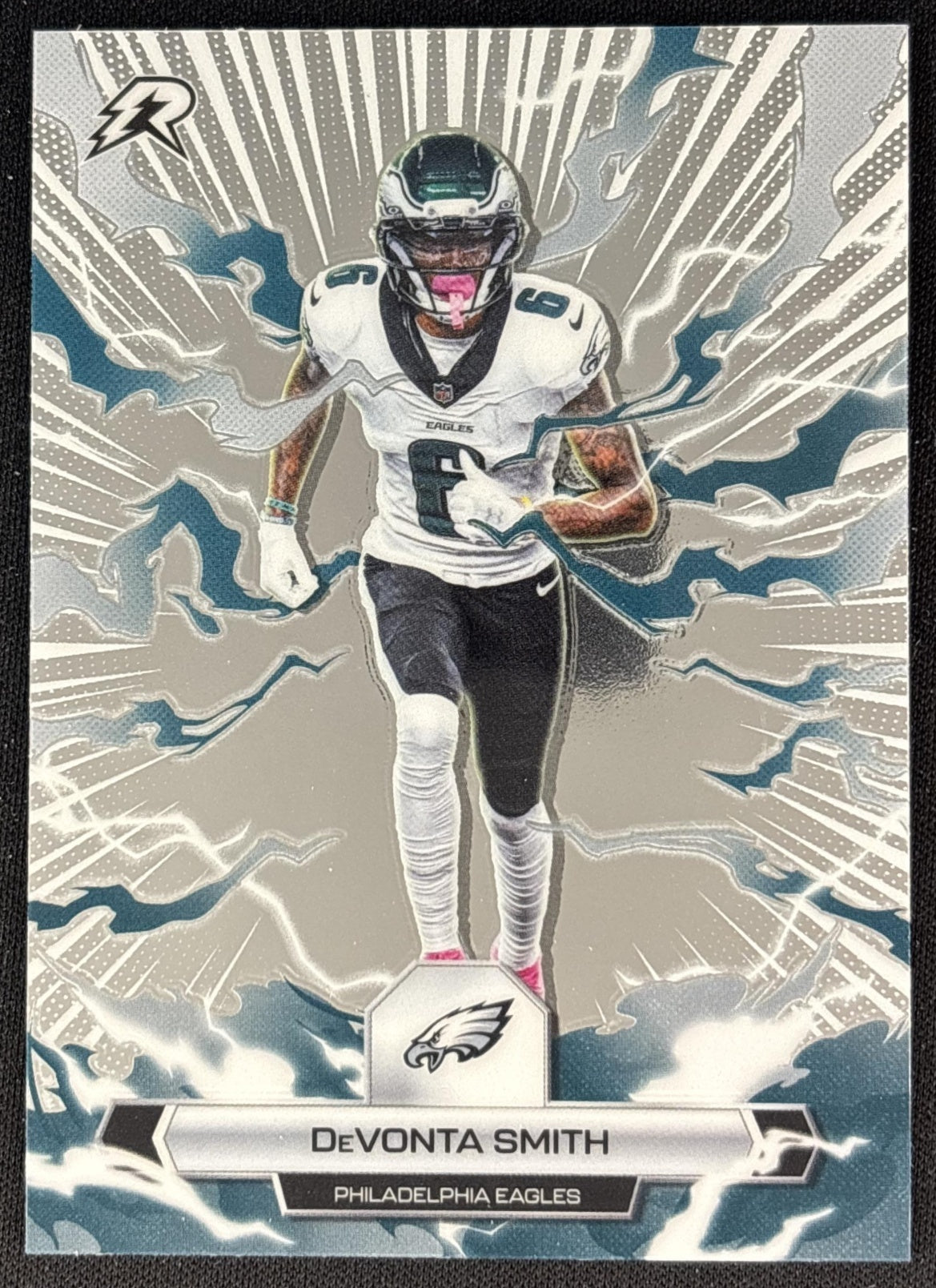 DeVonta Smith 2025 Topps Resurgence Eagles Philadelphia Eagles front