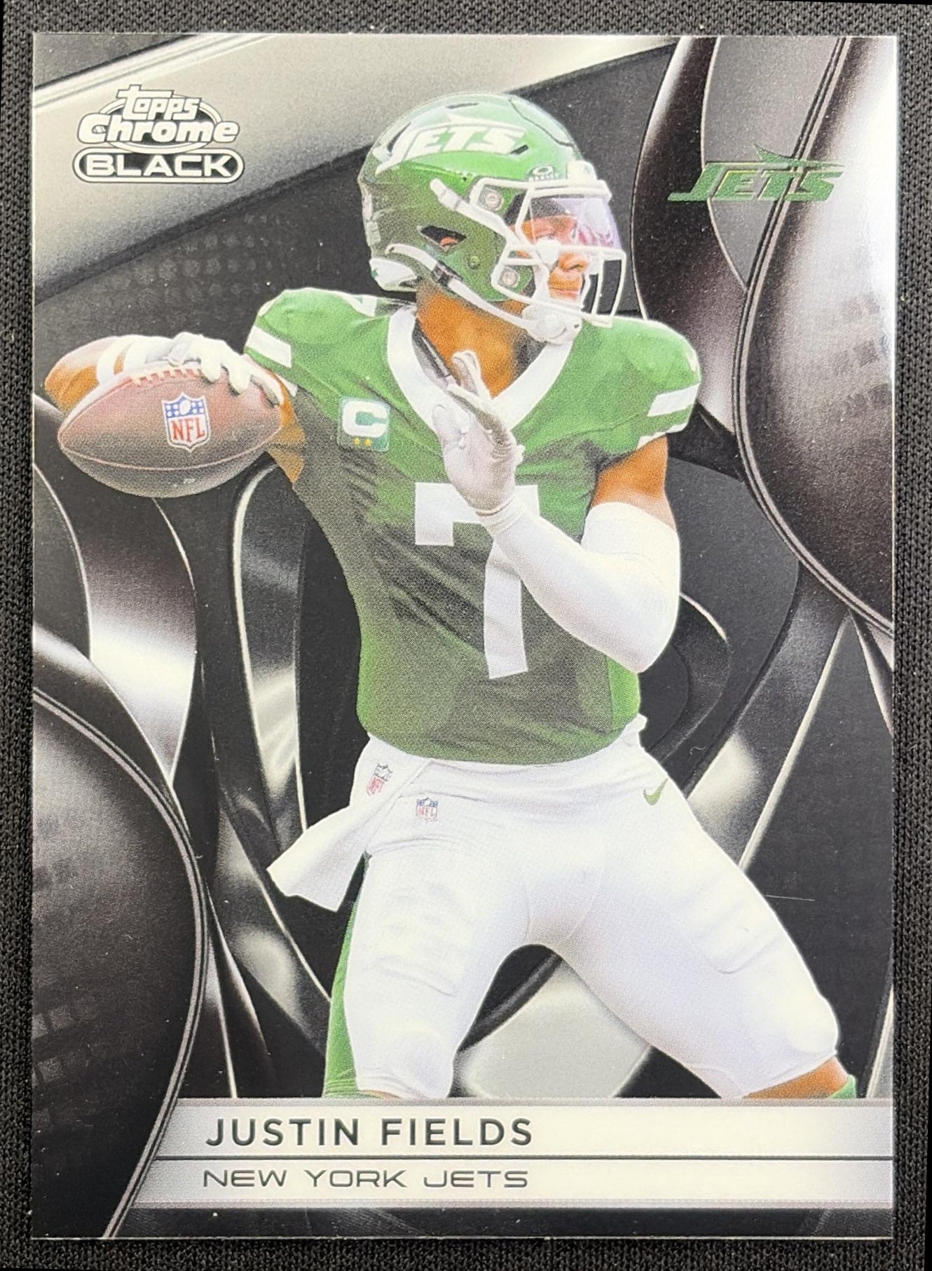 Justin Fields 2025 Topps Chrome Black Jets
