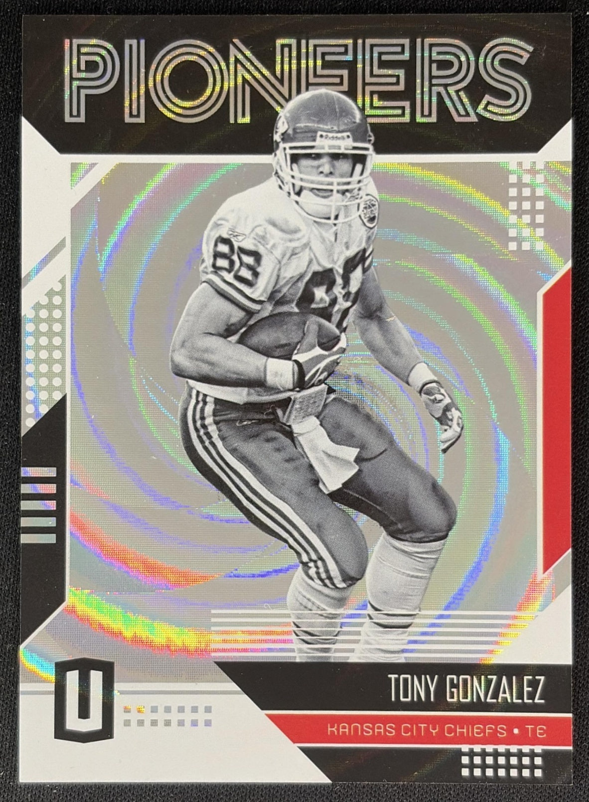 Tony Gonzalez 2018 Panini Unparalleled Pioneers Whirl /100 Chiefs front