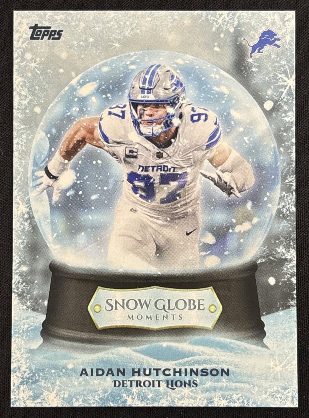 Aidan Hutchinson 2026 Topps Holiday Snow Globe Moments Lions Sports Trading Card
