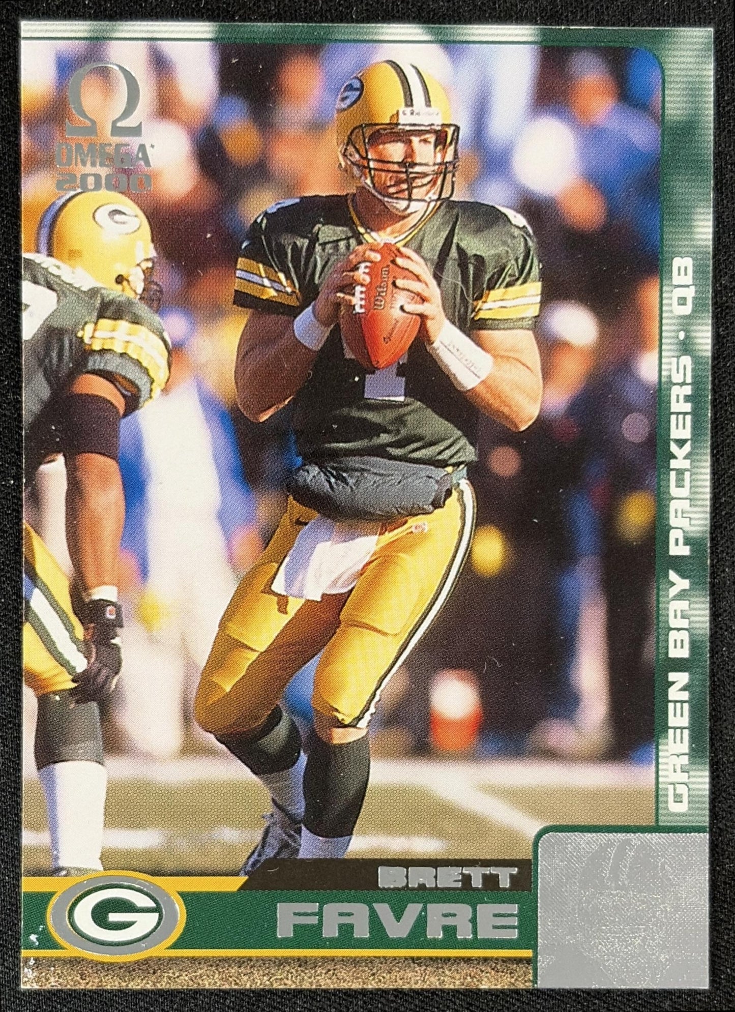 Brett Favre 2000 Pacific Omega Packers