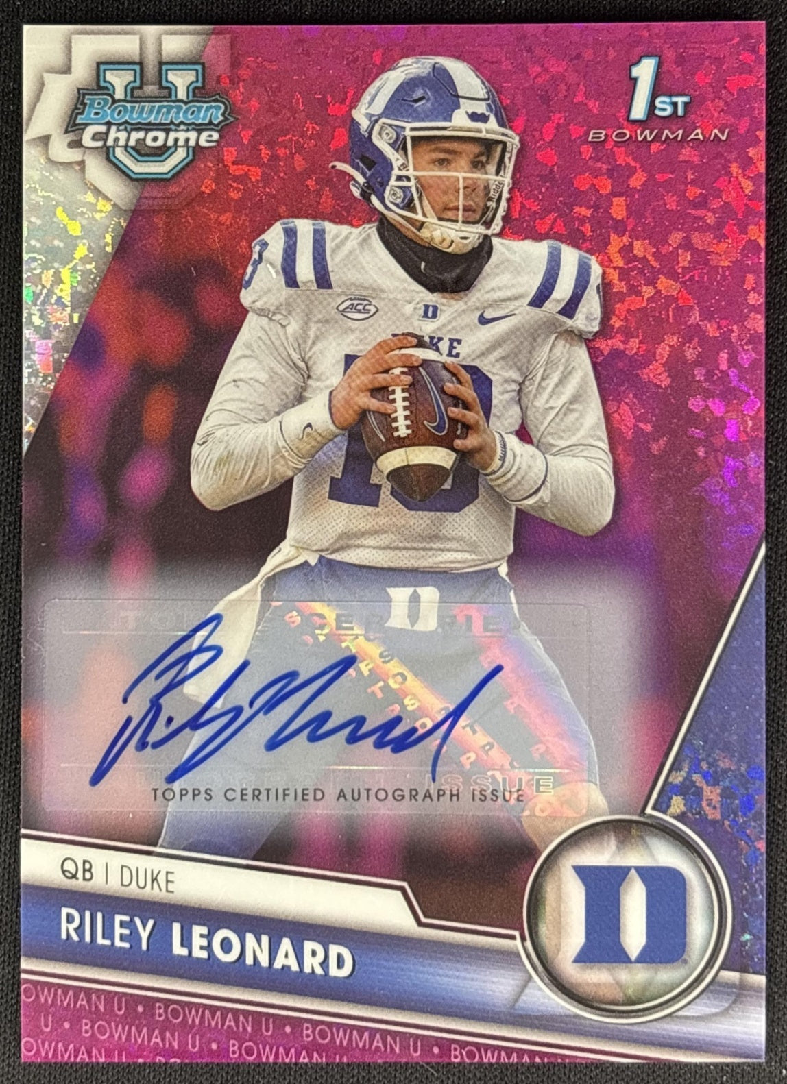 Riley Leonard 2023 University Chrome Prospect Auto Fuschia Mini Diamond Refractor /150 front